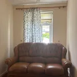 Superb Triple Room Near Airport - 1
